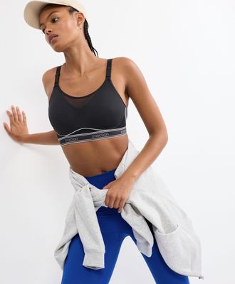 Triumph Sport-BH TRIACTION BY TRIUMPH Triaction Cardio Air, Damen, Gr. 75, Cup E, schwarz, Mesh;Single Jersey, Obermaterial: 43% Polyester, 38% Polyamid, 19% 