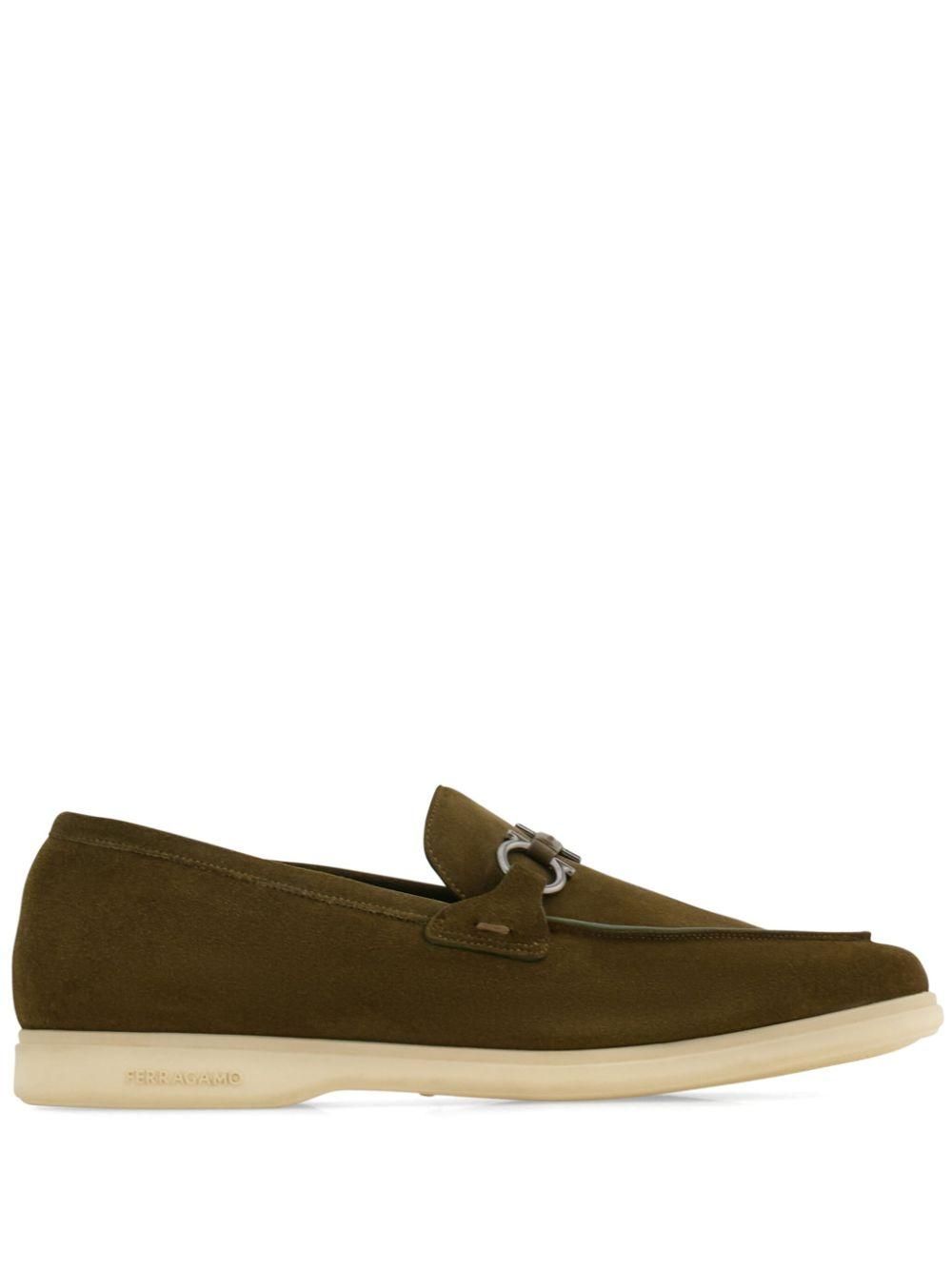 Ferragamo Gancini-plaque suede loafers - men - CALFSKIN  display picture 3