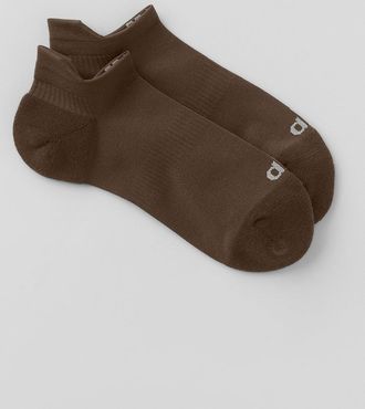 Alo | Performance Tab Socks in Espresso Brown, Size: Medium