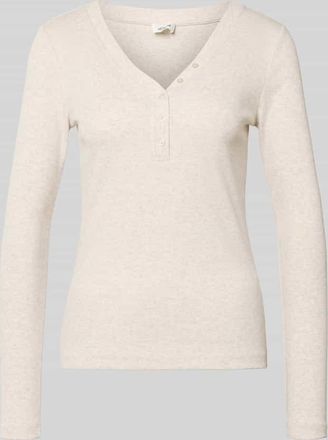 s.Oliver Red Label Slim Fit Langarmshirt mit Zierknopfleiste in Offwhite, Gr&ouml;&szlig;e 34