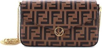 Fendi F is Fendi leren clutch met Zucca-reli&euml;f en ketting - Bruin