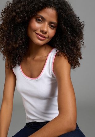 Kangaroos Tr&auml;gertop KANGAROOS, Damen, Gr. 32/34, wei&szlig;, Rippware, Obermaterial: 95% Baumwolle, 5% Elasthan, figurbetont h&uuml;ftlang, Rundhals, Tops Tr&auml;gertop, h&uuml;ftl