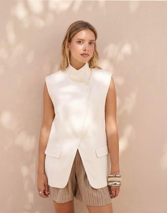Asos blazer senza maniche con davanti avvolgente color avorio-Bianco