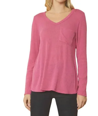 Entro Ribbed V Neck Long Sleeve Top In Magenta