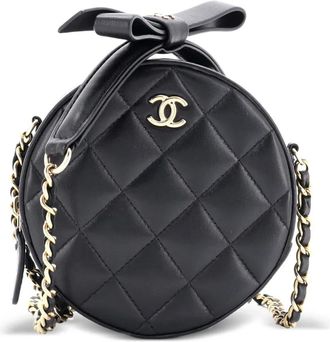 Chanel Bow Strap Round Clutch with Chain Quilted Lambskin crossbody bag - Zwart