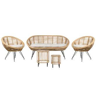 Beliani Conjunto 4 Plazas Con Mesas De Centro Rat&aacute;n Sof&aacute; Sill&oacute;n Boho Beige Claro Coj&iacute;n Tela Algod&oacute;n Resistencia Media Interior Natural Maratea/cesenatico