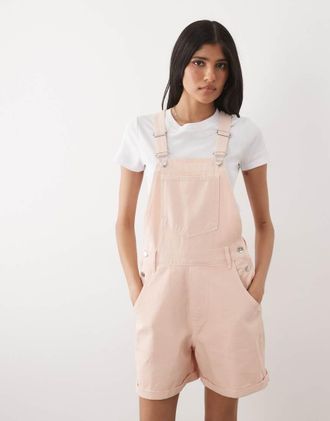 Miss Selfridge Salopette corta lavaggio rosa confetto