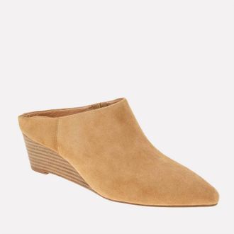 Andr&eacute; Assous Womens Wyatt Suede Mule In Biscuit