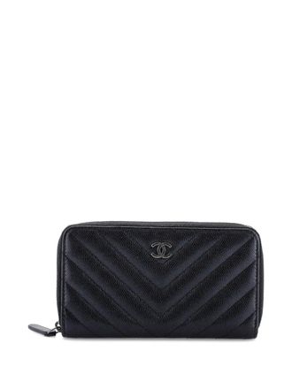 Chanel Zip Around Wallet Chevron Caviar small wallets - Zwart