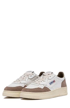 Autry Medalist Low Sneaker in White/Tobacco at Nordstrom, Size 10Us