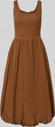 Rich & Royal Knielanges Bubble Kleid mit Karree-Ausschnitt in Cognac, Gr&ouml;&szlig;e XL