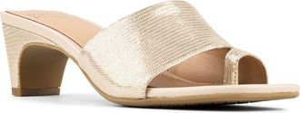 Donald J Pliner Dalayna Toe Loop Sandal in Platino at Nordstrom Rack, Size 5.5
