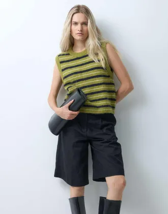 & Other Stories top smanicato in maglia a righe verdi-Verde