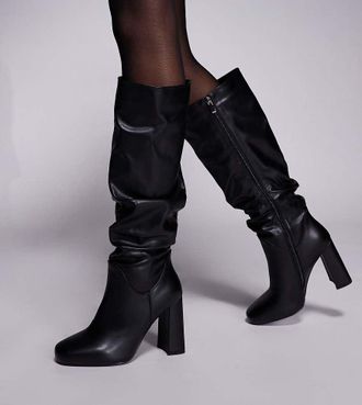 Simmi London Simmi London Wide Fit - Hanzel - Stivali arricciati al ginocchio neri con tacco largo a pianta larga-Nero