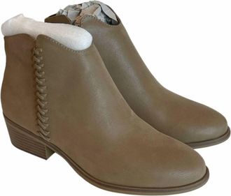 Mia Womens Jaice Ankle Bootie In Taupe
