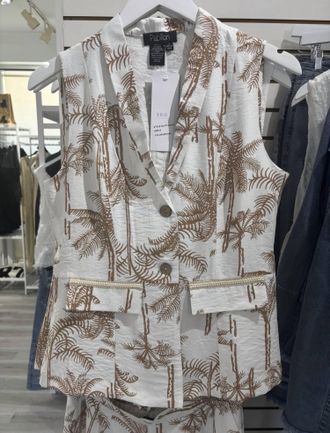 Papillon Womens Palm Tree Vest In White, Brown