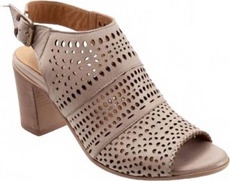 Bueno Womens Upton Dress Sandals In Light Grey Leather