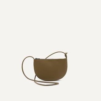 Monk & Anna Farou Half Moon Tasche - cashew - Olive
