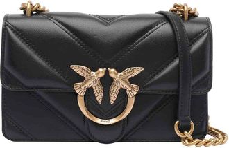 Pinko Magnetic closure