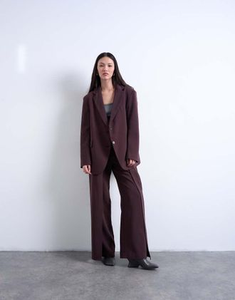 Topshop Pantaloni dritti con doppie pieghe color prugna cioccolato in coordinato-Marrone