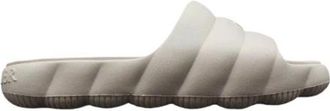 Moncler Offwhite Zomerslippers in Quilted Stijl - Heren - Sandalen - Wit - 39 EU - Schoenen