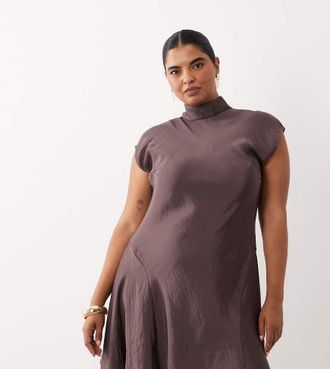 Asos Curve ASOS DESIGN Curve vestito corto con collo alto e fondo a punte in marrone cioccolato