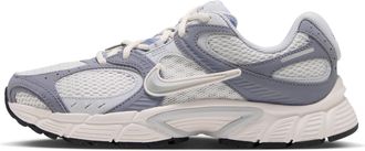 Nike Womens V5 RNR Shoes in White | IO7801-101