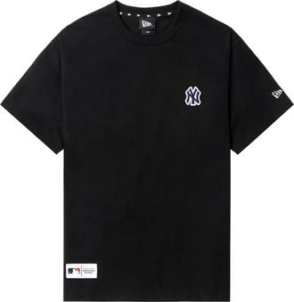 New Era T-shirt in cotone con applicazione - Nero