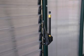 Palram Canopia Abridor Negro Para Banderola De Ventilacion De Pared Lateral Para Invernadero