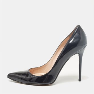 Stuart Weitzman Black Patent Leather Pointed Toe Pumps