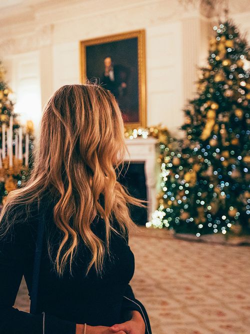 Psychologists say this about those who decorate early for Christmas