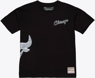 Mitchell & Ness Mens Mitchell & Ness Black Chicago Bulls Chrome Heritage T-Shirt at Nordstrom, Size Medium