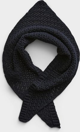 Le 31 Mens Crocheted triangle scarf