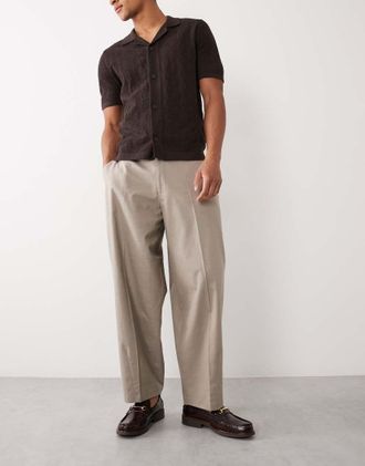 Asos Pantaloni eleganti con gamba cilindrica in tessuto effetto lino color pietra scuro con cintura-Neutro