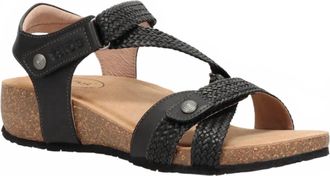 Taos Womens Trulie Wedge Sandals In Black