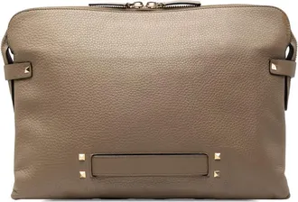 Valentino Pre-owned Valentino Grained Calfskin Rockstud Clutch Unisex K8DTSEXVUY6Q18UU