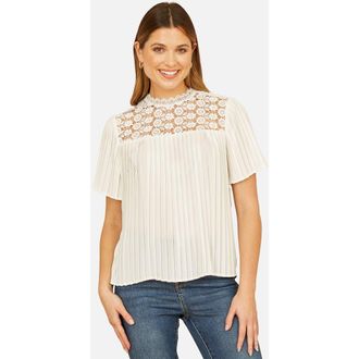 Yumi Lace Panel Pleated Short Sleeve Top in White at Nordstrom, Size 12