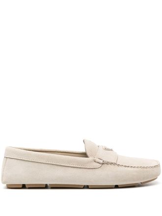 Prada Loafer aus Wildleder mit Dreieckslogo