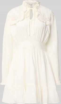 Mbym mbyM Knielanges Kleid mit R&uuml;schenbesatz Modell Gilara in Weiss, Gr&ouml;&szlig;e XS
