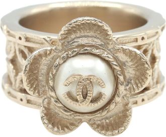 Chanel Gold Metal Band Ring (Pre-Owned)