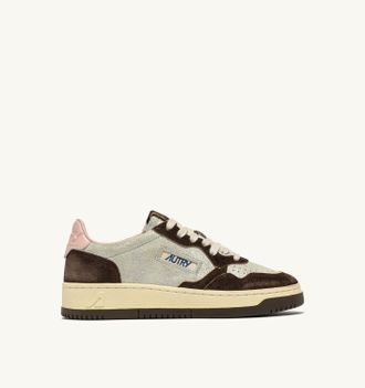 Autry MEDALIST LOW SNEAKERS IN SILVER AND MUSTANG SUGAR SUEDE