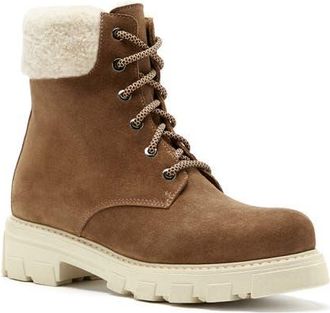 La Canadienne Andy Waterproof Genuine Shearling Winter Boot in Walnut Suede at Nordstrom, Size 6