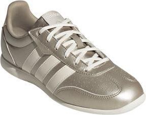 adidas Barreda Sneaker in Cyber Met./Off White/Alumina at Nordstrom Rack, Size 10.5