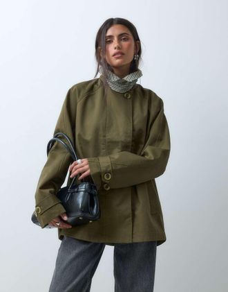 Asos trench con dettaglio mantella e fodera a quadri in khaki-Verde