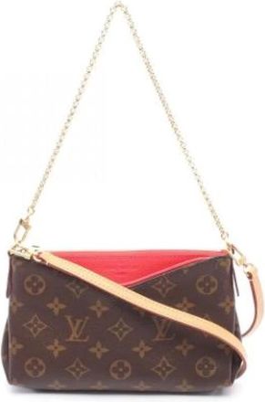 Louis Vuitton Pre-owned Handbags, female, Brown, Size: ONE SIZE Pre-owned Canvas shoulder-bags