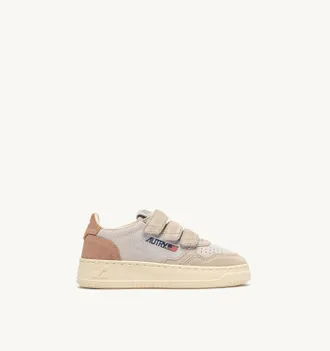 Autry MEDALIST KIDSTRIPES LOW SNEAKERS IN SAND AND PHARD SUEDE