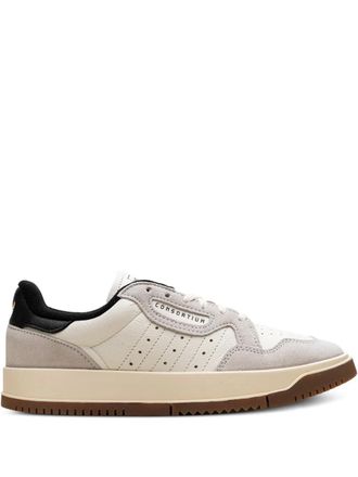 adidas Powerphase geperforeerde sneakers - Beige