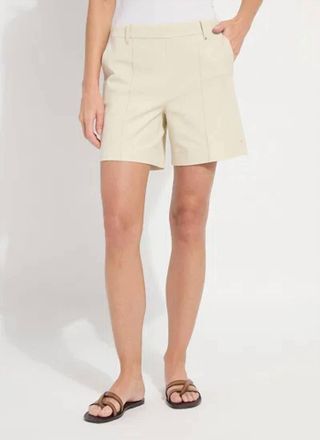 Lyss&eacute; Amanda Stretch Twill Short In Sleek Beige