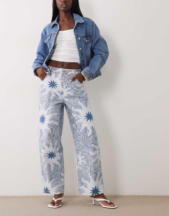 Never Fully Dressed Ellie - Pantaloni in twill di jeans blu con stampa soleil in coordinato-Marrone