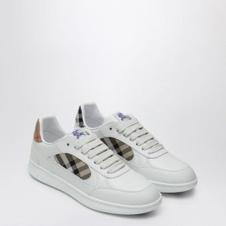 Burberry Terrace Sneakers aus Leder und beigem Karomuster